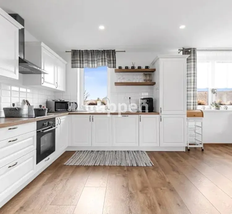 I will take photos of your airbnb in london